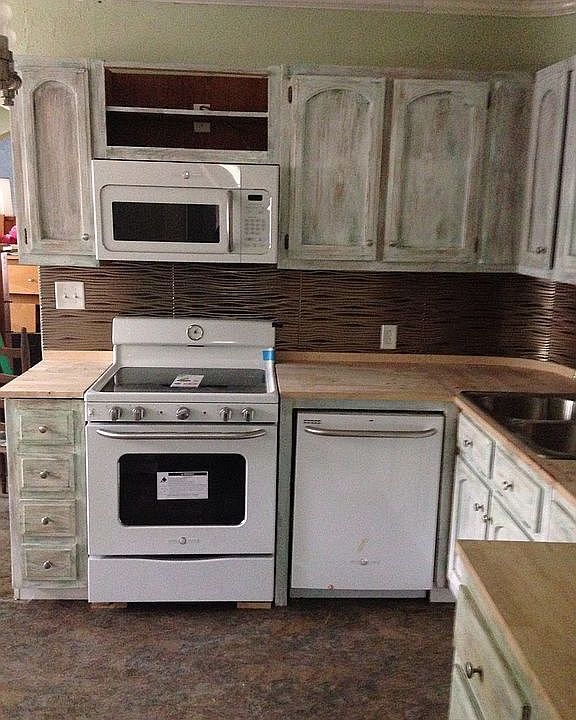 2nd image of 225 Springdale Rd