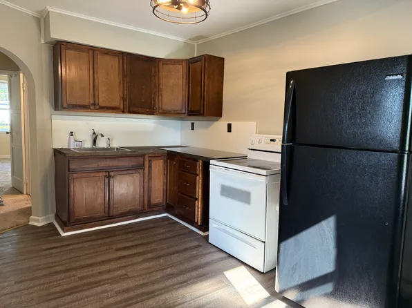 720 College Ave Floor 2, Oakmont, PA 15139