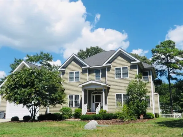 1953 Pine Cone Ln, Hayes, VA 23072