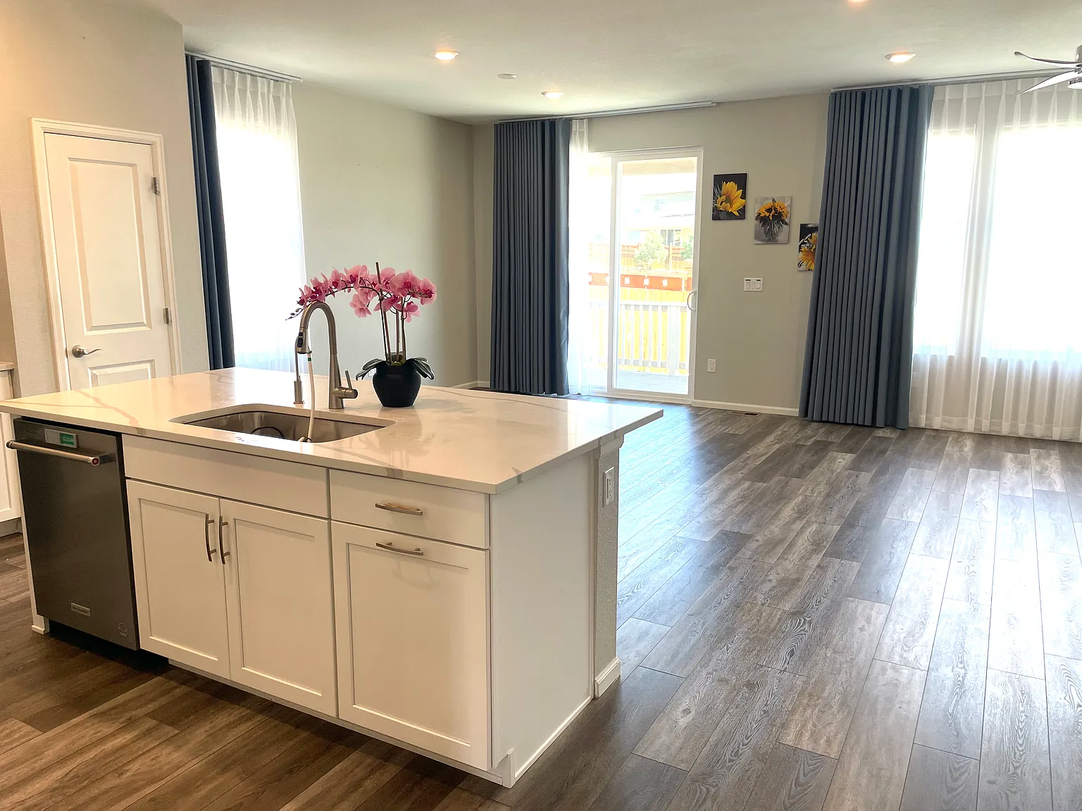 4 bed, 3742 sqft, $3,600 — Photo 4