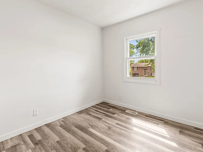 7209 S 78th St — Photo 17