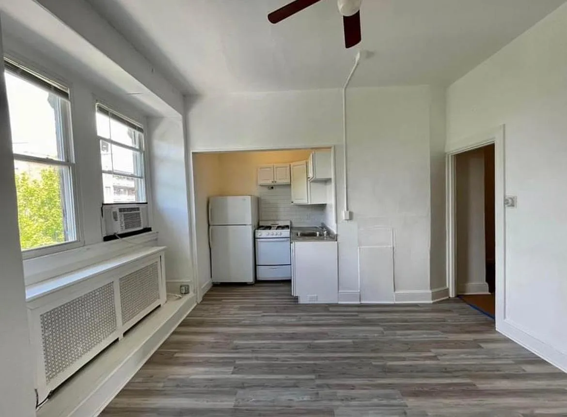 711 N Duke St — Photo 1