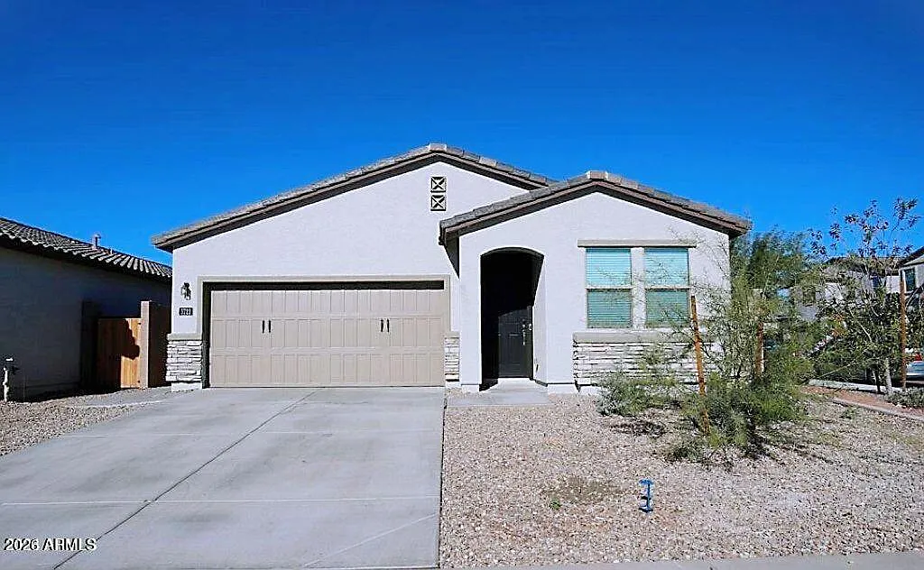 4 bed, 2.5 bath, 1801 sqft, $2,250 — Photo 2