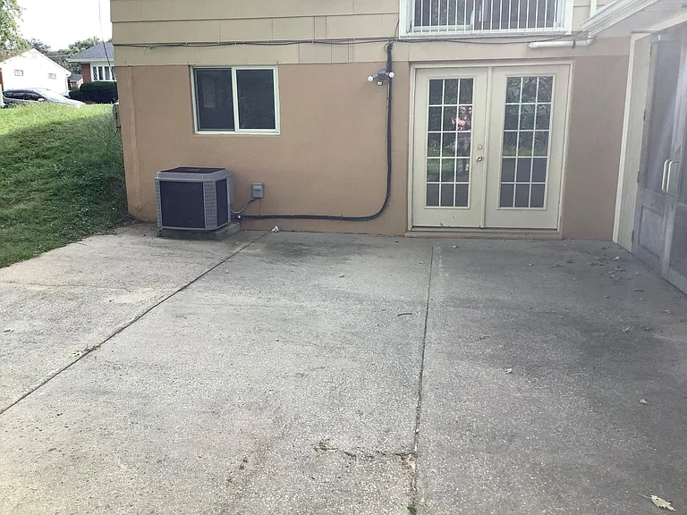 8902 Maplebrook Rd — Photo 30