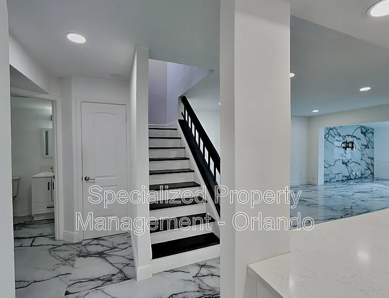 3 bed, 2.5 bath, 1966 sqft, $3,199 — Photo 4