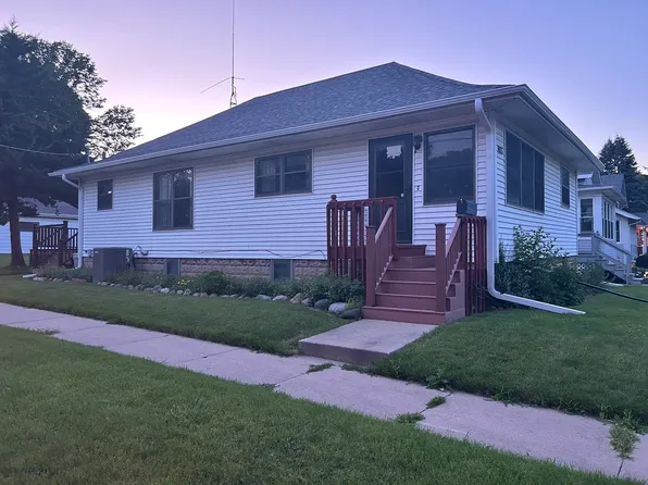 803 N 9th St, Dekalb, IL 60115