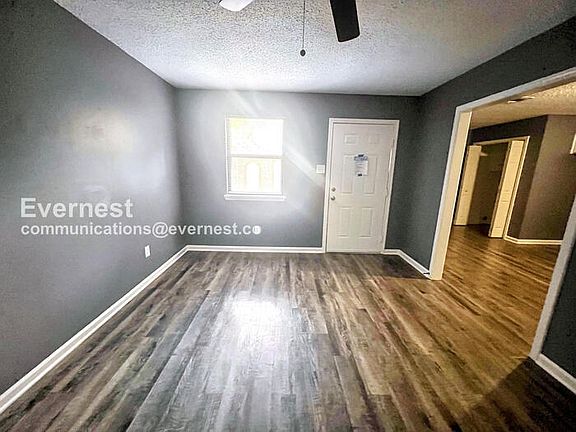 3rd image of 300 Bellewood Ln APT B
