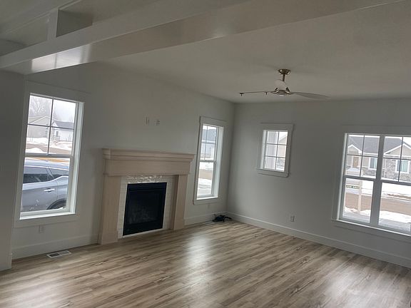 2nd image of 744 Wilshire Pl