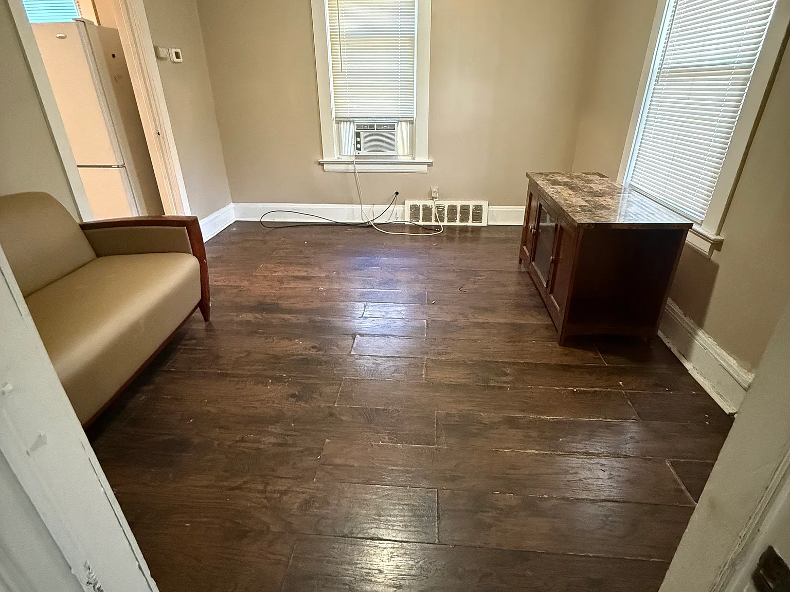 2 bed, 1000 sqft, $995 — Photo 2
