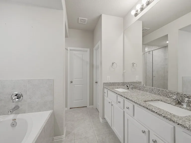 10602 Wagner St — Photo 18