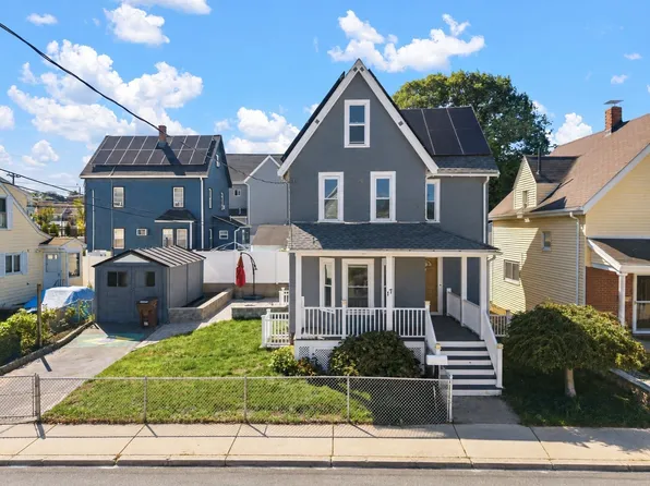 17 Estes St, Everett, MA 02149