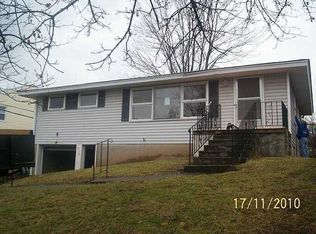216 Carlton Dr, De Witt, NY 13214