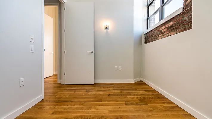 Rented by Nooklyn NYC LLC | media 18