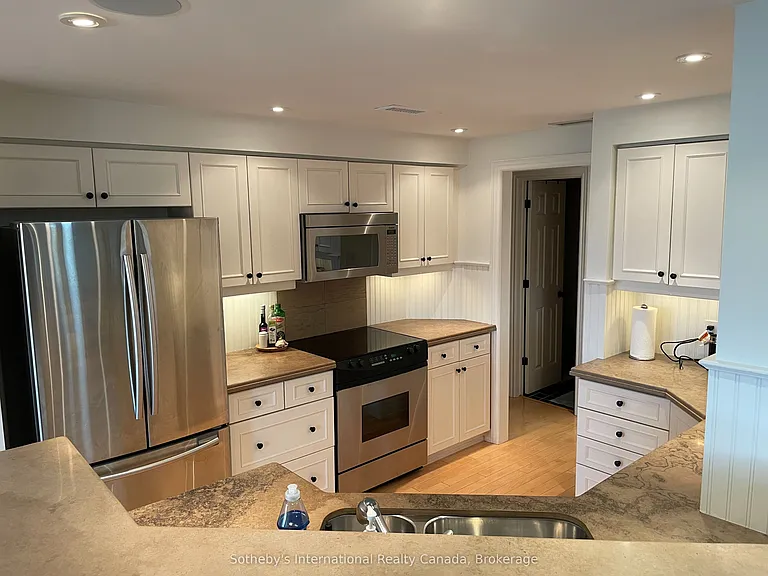 871 Suncrest Cir — Photo 11