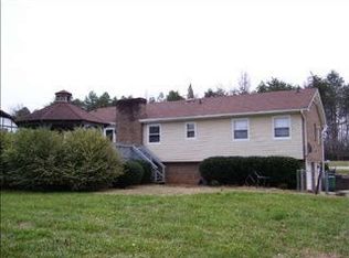 7075 Idols Rd, Clemmons, NC 27012