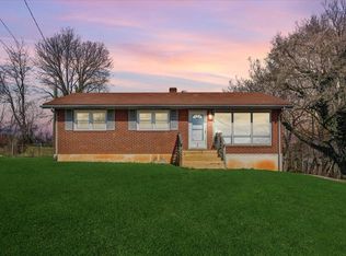 5 Nancy Cir NW, Roanoke, VA 24017