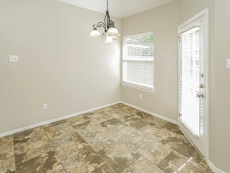 11927 Belle Ct — Photo 6