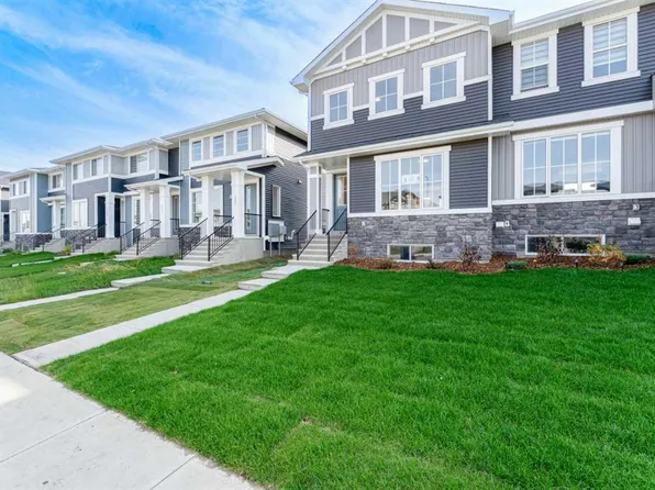 385 N Waterford Blvd, Chestermere, AB T1X 2P8