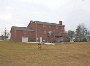 2102 Country Club Rd, Troutville, VA 24175
