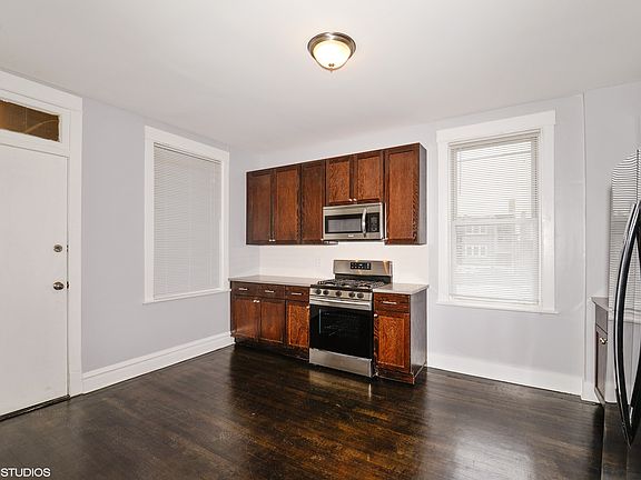 4th image of 2332 N Avers Ave #Ch2