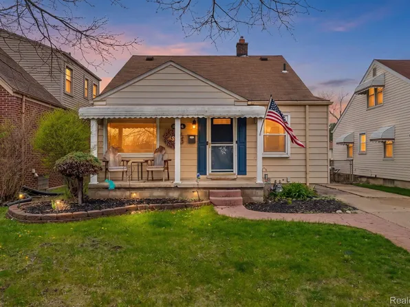 3494 Trumbull St, Trenton, MI 48183