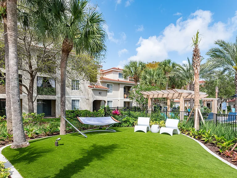 Cortland Portofino Place — Photo 47