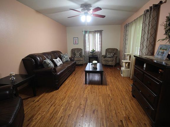 4th image of 801 Woolsey Ave