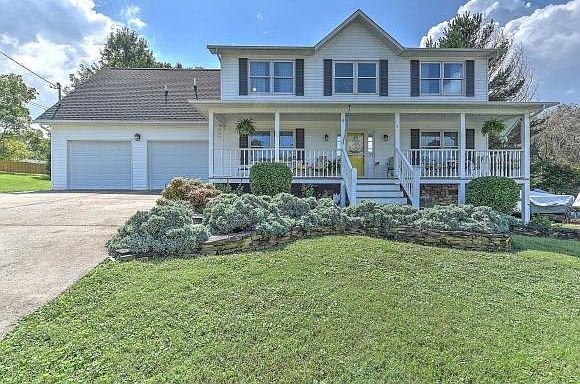 1st image of 4 Deerpark Ln