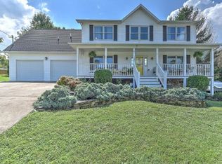 4 Deerpark Ln, Johnson City, TN 37604