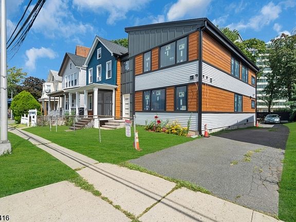 3rd image of 265 Washington St