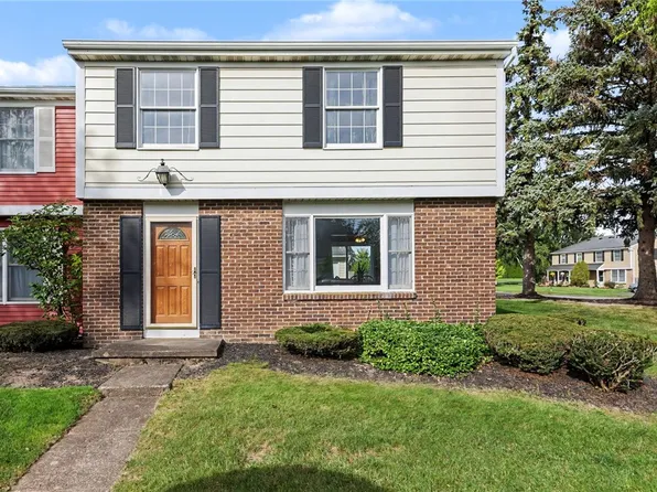 37 Summit Knolls Dr, Webster, NY 14580