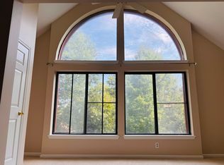 2807 Lee Oaks Ct, Falls Church, VA 22046