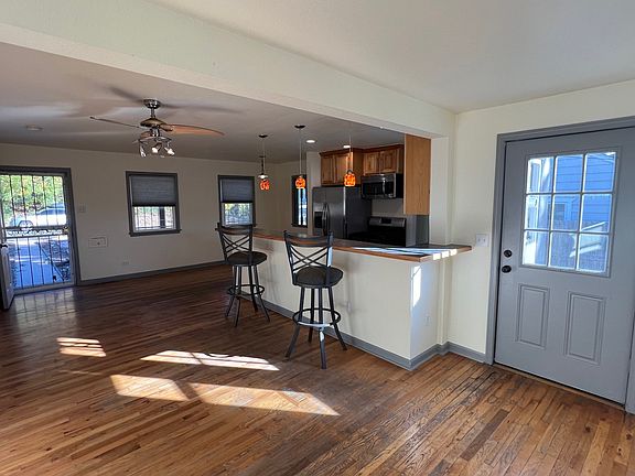 2nd image of 4605 Perry St