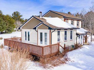 196 Hartz Point Rd, Shelburne, NS B0T 1W0
