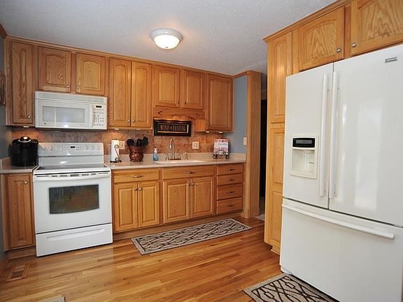 5th image of 9022 Caminito Ct