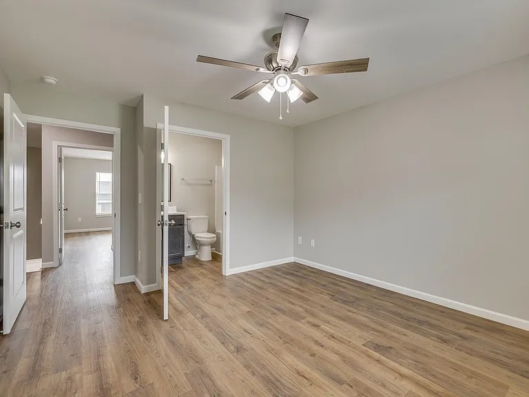Bristol View Townhomes — Photo 12