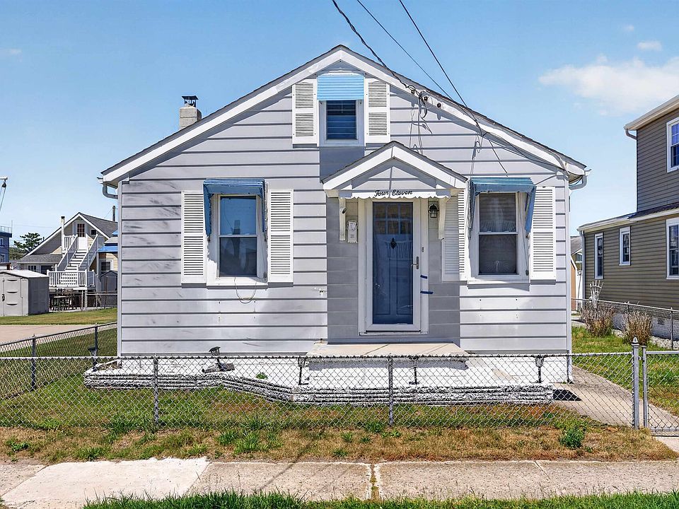 1st image of 411 W Magnolia Ave