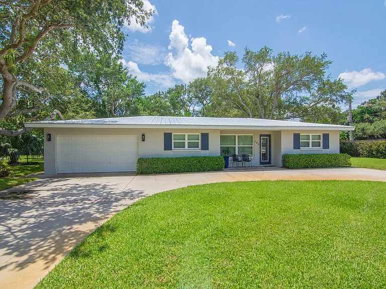 706 Iris Ln — Photo 26