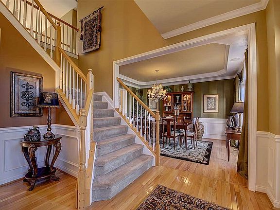 3rd image of 10024 Glensprings Pl