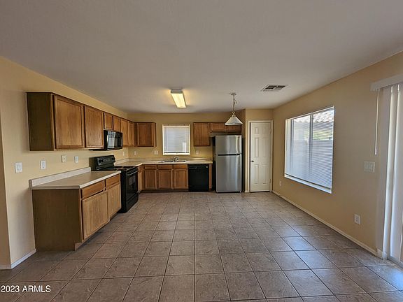 4th image of 2270 W Central Ave