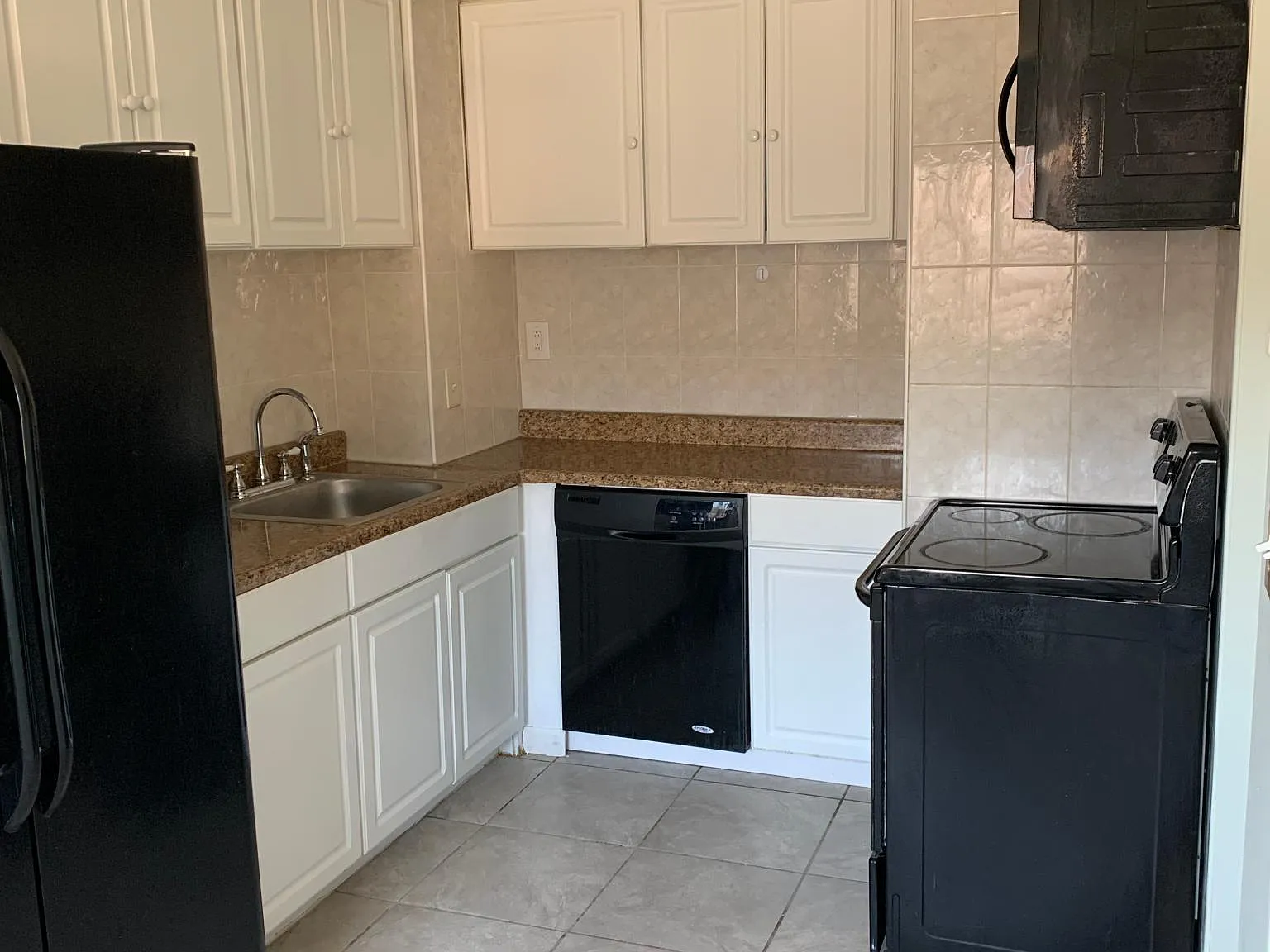 520 Shennecossett Road — Photo 3
