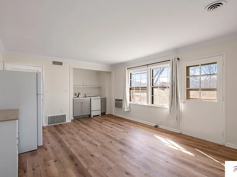 8713 Indian Hills Dr — Photo 2