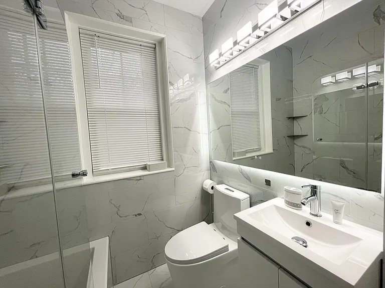 64 Queensberry St #222 — Photo 7