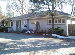 712 Closter Dock Rd, Closter, NJ 07624