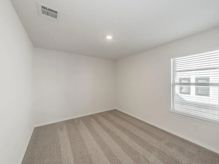 764 Primrose Ln — Photo 17