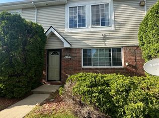 29752 Beverly Ln, Chesterfield, MI 48047