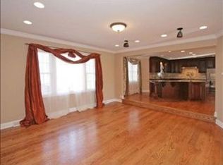 500 Lawnwood Dr, Greenwood, IN 46142