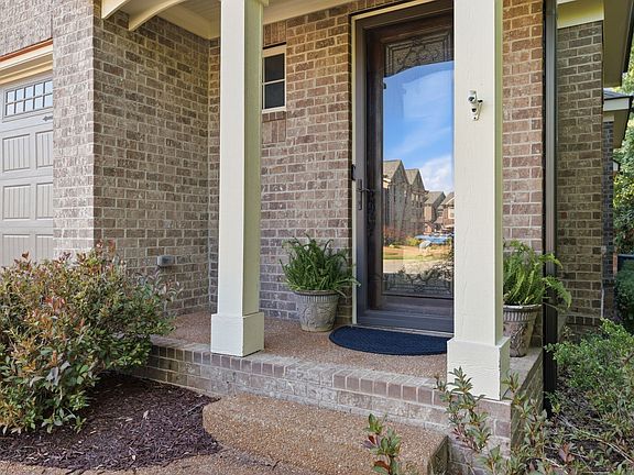 4th image of 918 Silkwood Cir