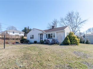 9 Hillview Dr, Westerly, RI 02891