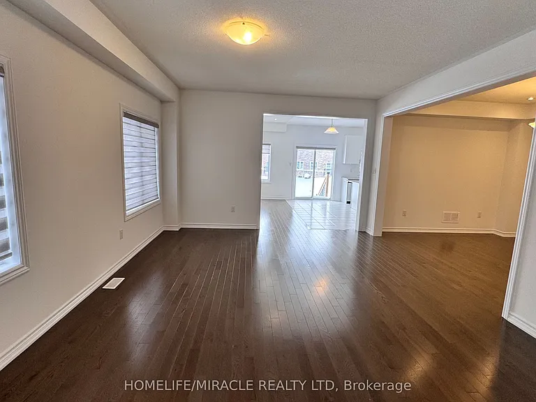 166 Seeley Ave — Photo 1